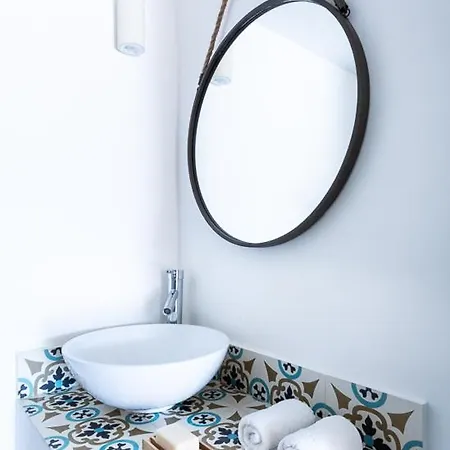 Willa Galante Sleeps 5