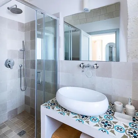 Willa Galante Sleeps 5